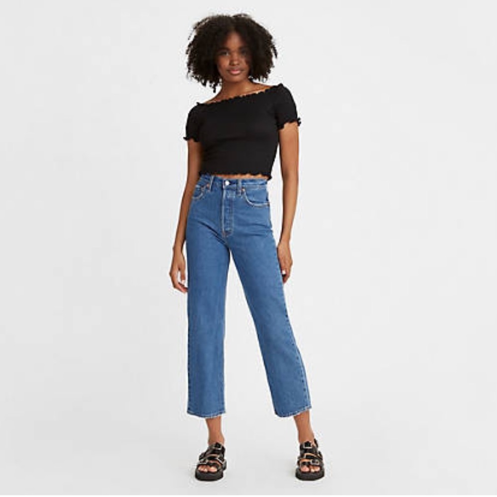 Levi’s rib cage straight ankle jeans medium wash
